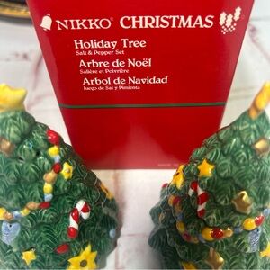 Nikko christmastime tree salt pepper shakers holiday excellent condition